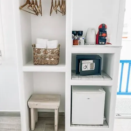 Eleanna's Cycladic Apartment