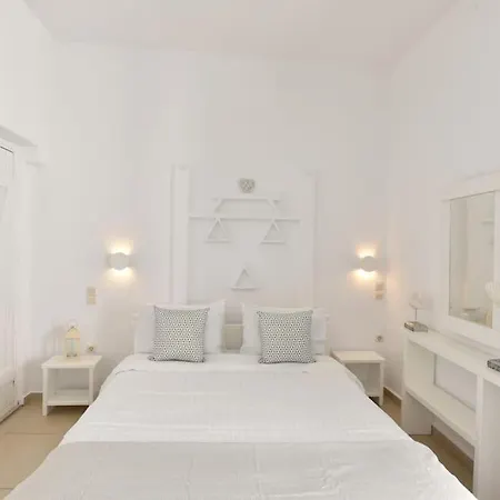 Апартаменты Eleanna's Cycladic