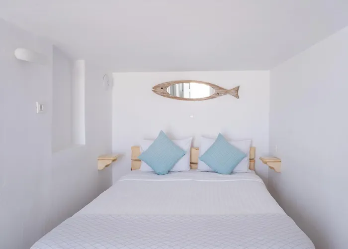 Eleanna's Cycladic Apartment *